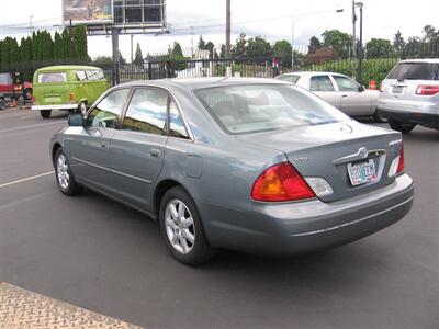 2002 Toyota Avalon XL   - Photo 2 - Portland, OR 97220
