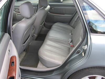 2002 Toyota Avalon XL   - Photo 8 - Portland, OR 97220
