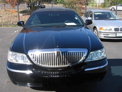 2006 Lincoln Towncar Executive  Stretch Limousine - Photo 6 - Portland, OR 97220