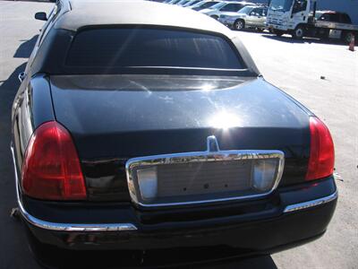 2006 Lincoln Towncar Executive  Stretch Limousine - Photo 3 - Portland, OR 97220