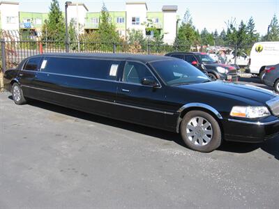 2006 Lincoln Towncar Executive  Stretch Limousine - Photo 5 - Portland, OR 97220