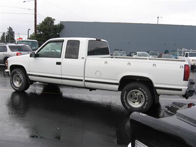 1995 Chevrolet C2500 Cheyenne   - Photo 2 - Portland, OR 97220