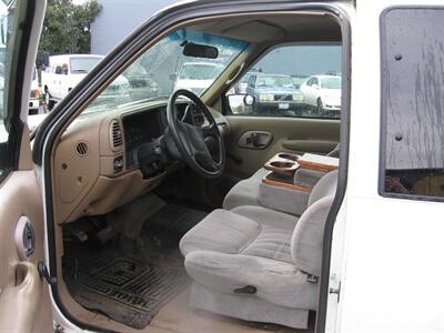 1995 Chevrolet C2500 Cheyenne   - Photo 7 - Portland, OR 97220
