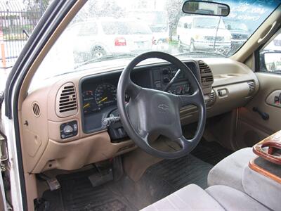 1995 Chevrolet C2500 Cheyenne   - Photo 10 - Portland, OR 97220