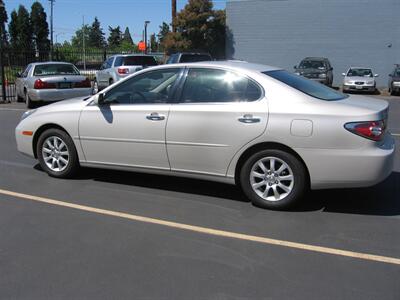2002 Lexus ES 300   - Photo 2 - Portland, OR 97220