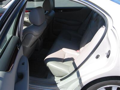 2002 Lexus ES 300   - Photo 8 - Portland, OR 97220
