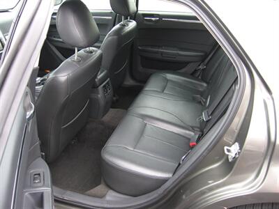 2009 Chrysler 300 Series Touring   - Photo 8 - Portland, OR 97220