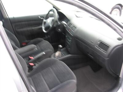 2003 Volkswagen Jetta GLS TDI   - Photo 10 - Portland, OR 97220