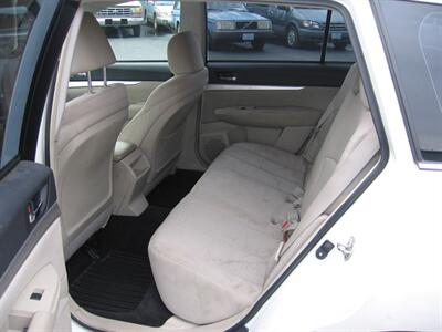 2011 Subaru Outback 2.5i   - Photo 8 - Portland, OR 97220