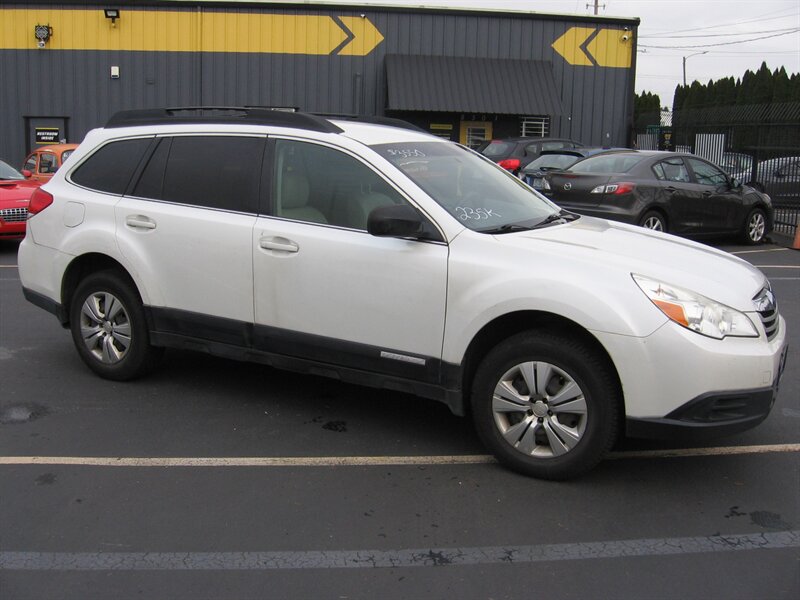 2011 Subaru Outback 2.5i  