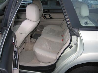2006 Subaru Outback 2.5i   - Photo 8 - Portland, OR 97220