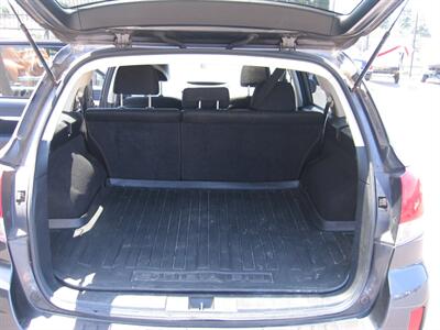 2011 Subaru Outback 2.5i Premium   - Photo 8 - Portland, OR 97220