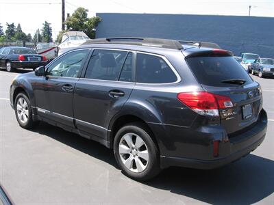 2011 Subaru Outback 2.5i Premium   - Photo 2 - Portland, OR 97220