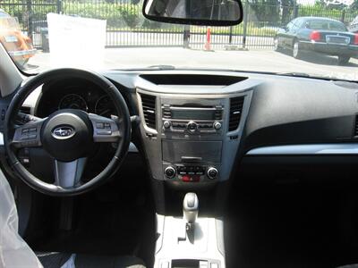 2011 Subaru Outback 2.5i Premium   - Photo 9 - Portland, OR 97220