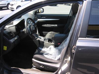 2011 Subaru Outback 2.5i Premium   - Photo 6 - Portland, OR 97220