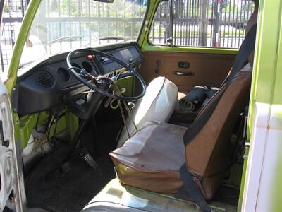 1976 Volkswagen Bus/Vanagon   - Photo 7 - Portland, OR 97220