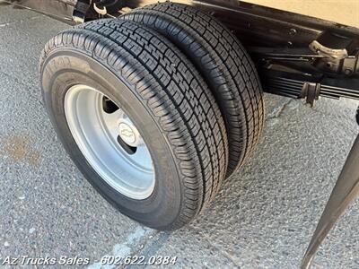 2008 Chevrolet Silverado 3500 12' 6 " Flat / Stake Bed w/Lift Gate Delivery Truck   - Photo 16 - Scottsdale, AZ 85257