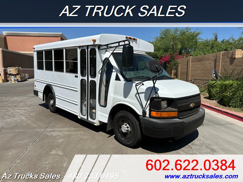 2007 CHEVROLET Express 3500, 15 Passenger Bus - Photo 1 - Scottsdale, AZ 85257
