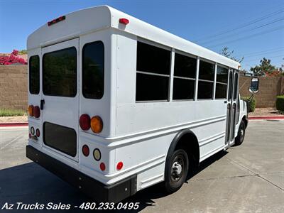 2007 CHEVROLET Express 3500, 15 Passenger Bus   - Photo 4 - Scottsdale, AZ 85257