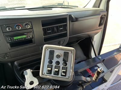 2008 Chevrolet Express 3500, 15 Passenger Bus   - Photo 22 - Scottsdale, AZ 85257