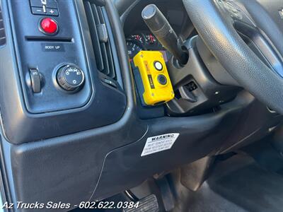 2021 Chevrolet Silverado 5500HD Crew Cab, 12' Dump Truck   - Photo 41 - Scottsdale, AZ 85257