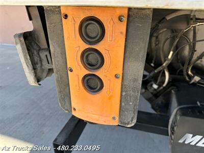 2009 ISUZU NPR, 14' Box Truck**NICE LIFTGATE* LOW LOW MILES   - Photo 19 - Scottsdale, AZ 85257