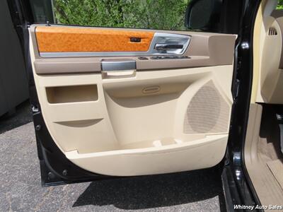 2008 Chrysler Town & Country Limited   - Photo 9 - Durango, CO 81301