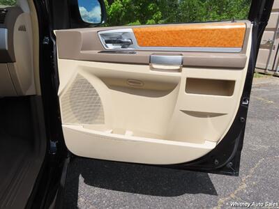 2008 Chrysler Town & Country Limited   - Photo 16 - Durango, CO 81301