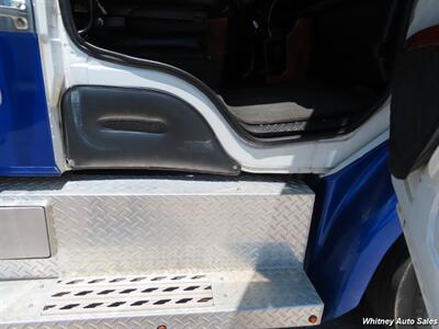 2000 Freightliner FL60   - Photo 17 - Durango, CO 81301