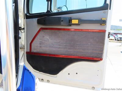 2000 Freightliner FL60   - Photo 15 - Durango, CO 81301