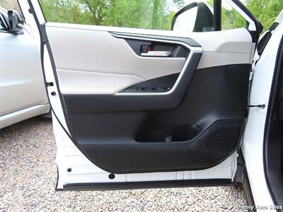 2019 Toyota RAV4 Hybrid XLE   - Photo 9 - Durango, CO 81301