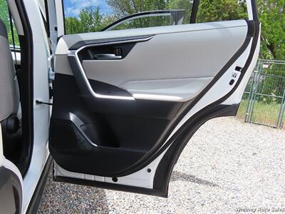 2019 Toyota RAV4 Hybrid XLE   - Photo 18 - Durango, CO 81301