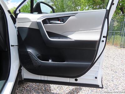 2019 Toyota RAV4 Hybrid XLE   - Photo 13 - Durango, CO 81301