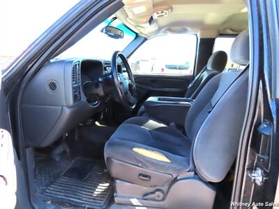 2005 GMC Sierra 2500 SLE   - Photo 10 - Durango, CO 81301