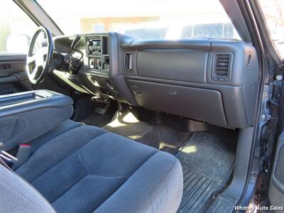 2005 GMC Sierra 2500 SLE   - Photo 18 - Durango, CO 81301