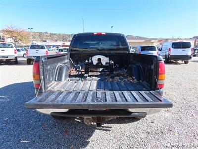 2005 GMC Sierra 2500 SLE   - Photo 4 - Durango, CO 81301