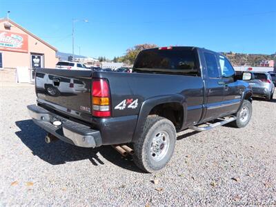 2005 GMC Sierra 2500 SLE   - Photo 2 - Durango, CO 81301