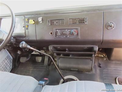 2002 Freightliner FL60   - Photo 15 - Durango, CO 81301