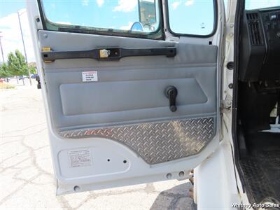 2002 Freightliner FL60   - Photo 10 - Durango, CO 81301