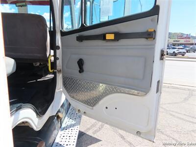 2002 Freightliner FL60   - Photo 20 - Durango, CO 81301