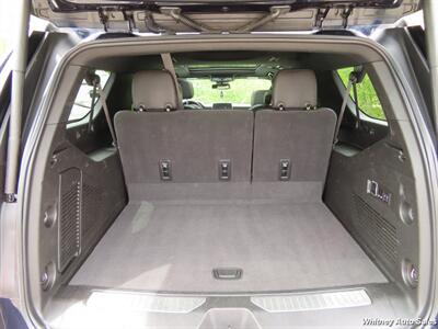 2023 GMC Yukon XL  AT4 - Photo 9 - Durango, CO 81301