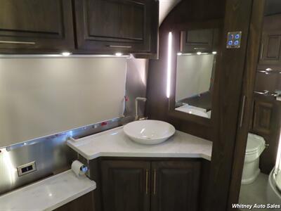2023 Airstream Classic 33FB Land Yacht - Photo 22 - Durango, CO 81301