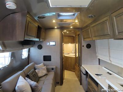 2023 Airstream Classic 33FB Land Yacht - Photo 13 - Durango, CO 81301