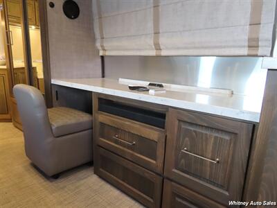2023 Airstream Classic 33FB Land Yacht - Photo 17 - Durango, CO 81301