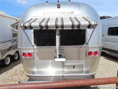 2023 Airstream Classic 33FB Land Yacht - Photo 7 - Durango, CO 81301