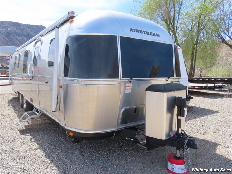 2023 Airstream Classic 33FB  Land Yacht - Photo 1 - Durango, CO 81301