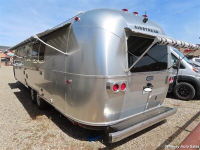 2023 Airstream Classic 33FB Land Yacht - Photo 6 - Durango, CO 81301