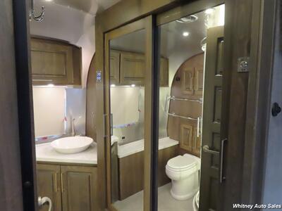 2023 Airstream Classic 33FB Land Yacht - Photo 21 - Durango, CO 81301