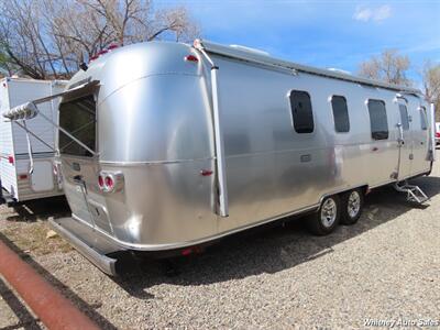 2023 Airstream Classic 33FB Land Yacht - Photo 8 - Durango, CO 81301