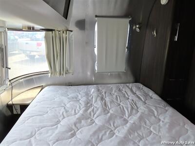 2018 Air Stream International Signature 25FB   - Photo 34 - Durango, CO 81301